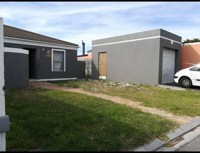 3 BEDROOM HOUSE FOR SALE IN SUMMER GREENS